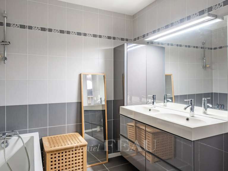 Maison Orgeval - 6 chambres - 258m²