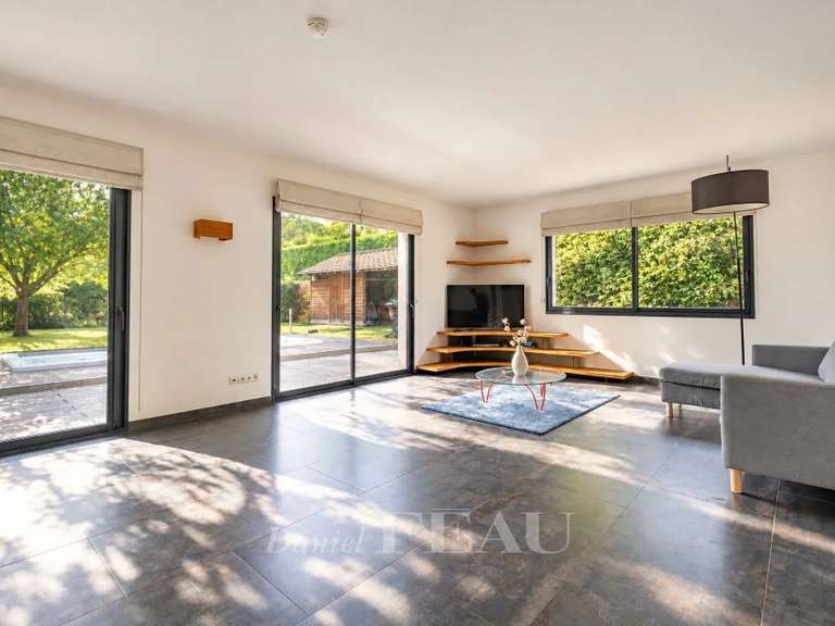 Maison Orgeval - 6 chambres - 258m²