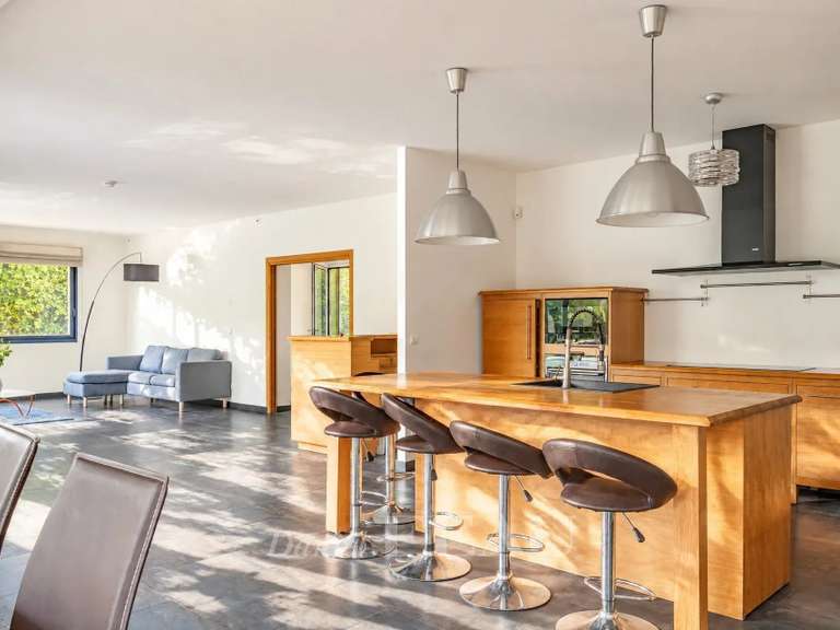 Maison Orgeval - 6 chambres - 258m²
