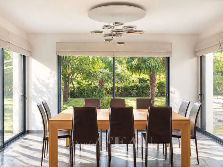 Maison Orgeval - 6 chambres - 258m²