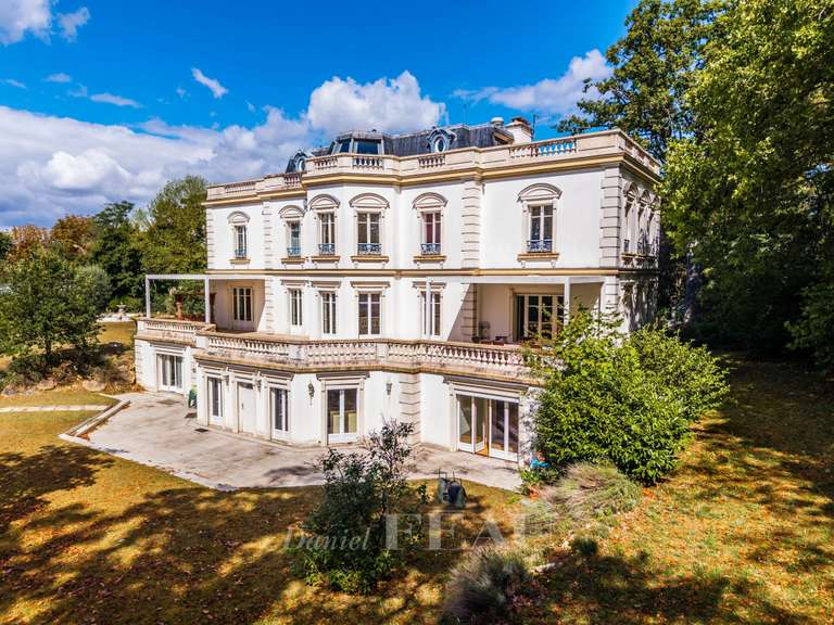 Maison Le Vésinet - 1 chambre - 680m²