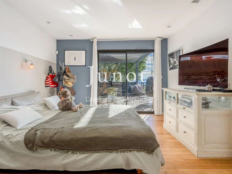 Maison Rochefort-du-Gard - 3 chambres - 161m²