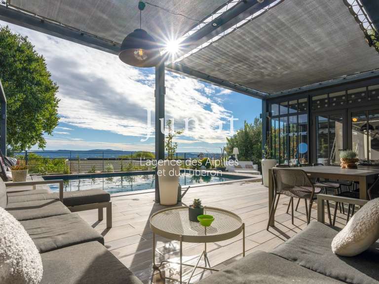 Maison Rochefort-du-Gard - 3 chambres - 161m²