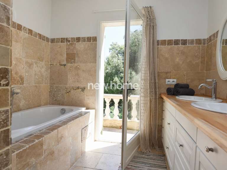 Maison Draguignan - 4 chambres - 206m²