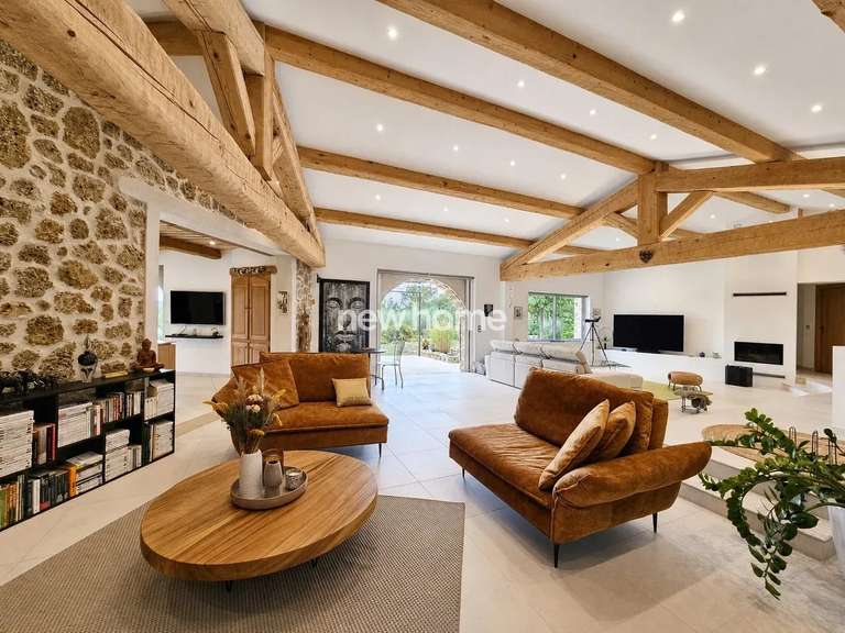 Maison Saint-Antonin-du-Var - 3 chambres - 202m²