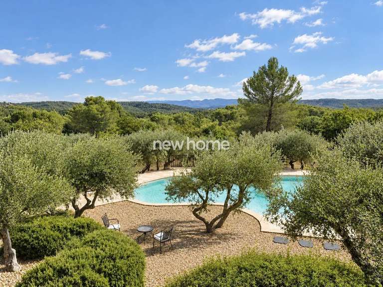 Maison Saint-Antonin-du-Var - 3 chambres - 202m²