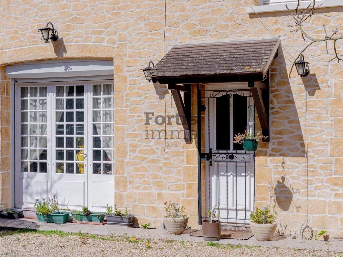 Maison Cherisy