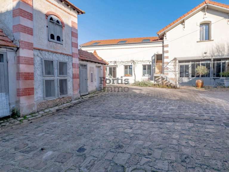 Maison Germigny-l'Évêque - 495m²
