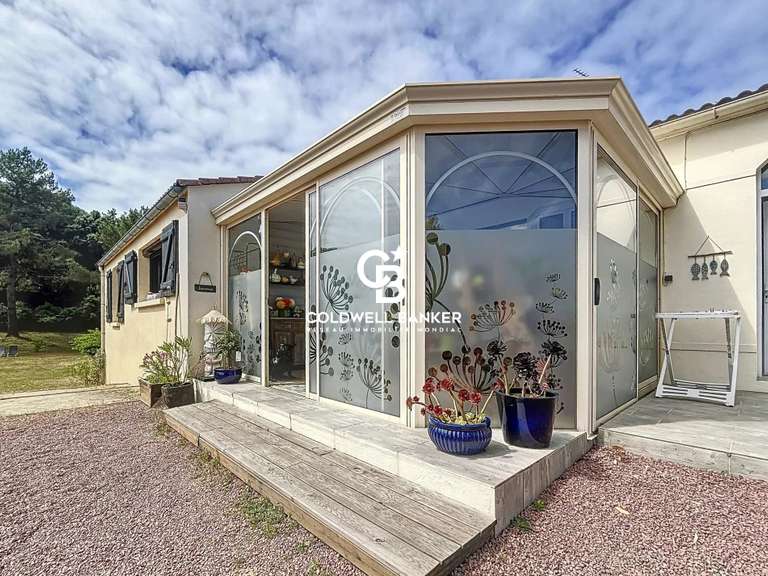 Maison Longeville-sur-Mer - 5 chambres - 203m²