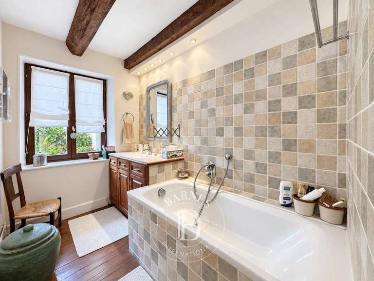 Maison Le Pont-de-Beauvoisin - 6 chambres - 205m²