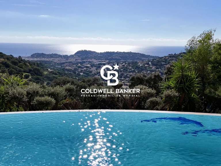 Maison Cavalaire-sur-Mer - 6 chambres - 255m²