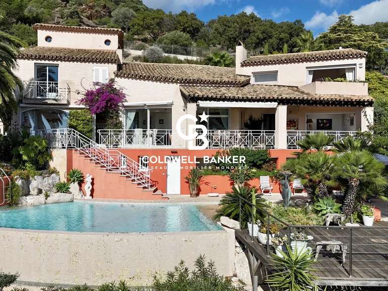 Maison Cavalaire-sur-Mer - 6 chambres - 255m²