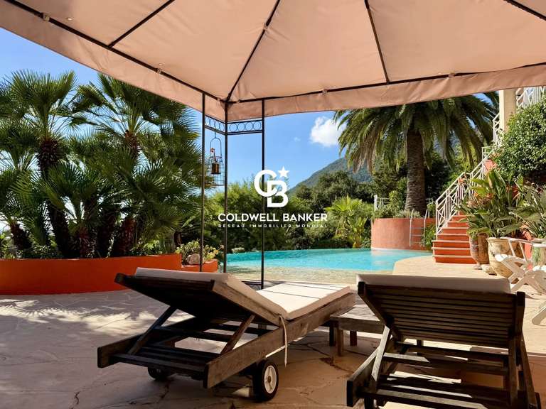 Maison Cavalaire-sur-Mer - 6 chambres - 255m²