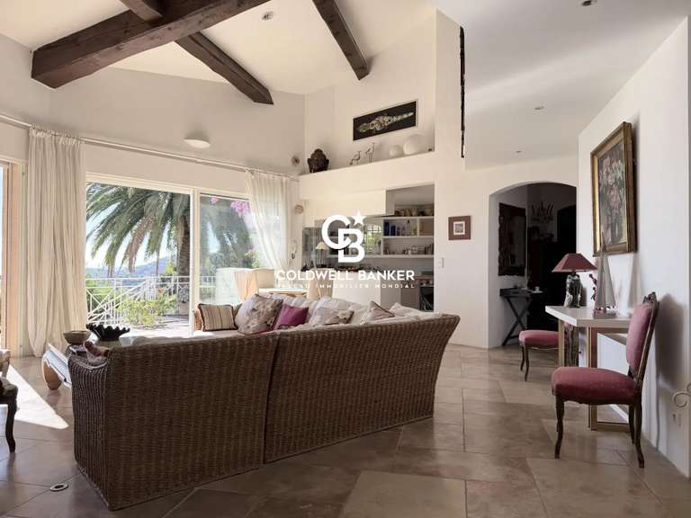 Maison Cavalaire-sur-Mer - 6 chambres - 255m²