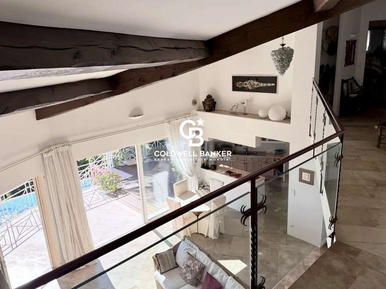 Maison Cavalaire-sur-Mer - 6 chambres - 255m²