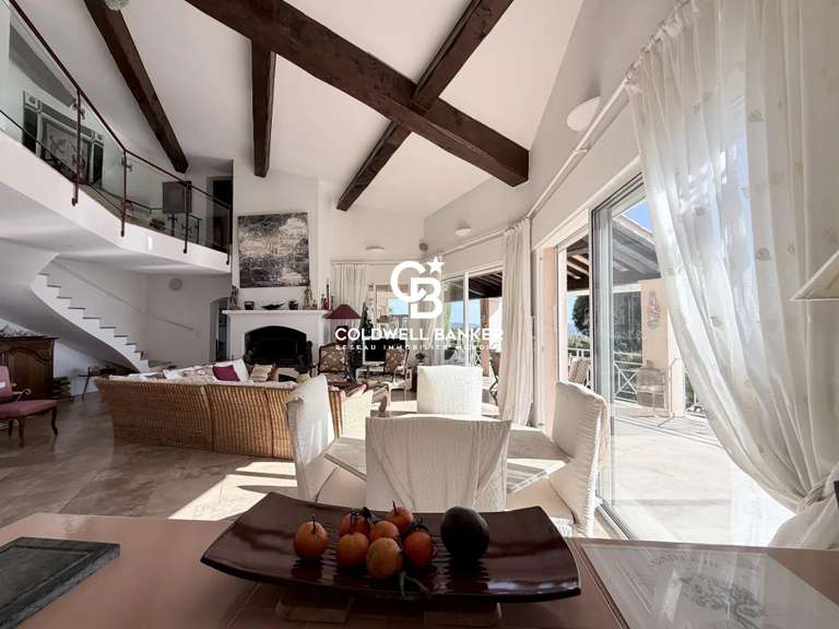 Maison Cavalaire-sur-Mer - 6 chambres - 255m²