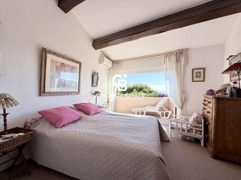 Maison Cavalaire-sur-Mer - 6 chambres - 255m²