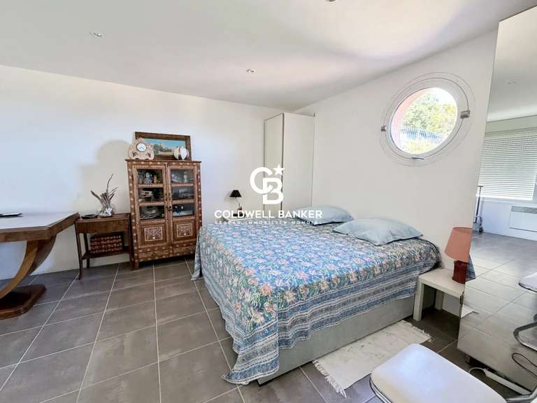 Maison Cavalaire-sur-Mer - 6 chambres - 255m²