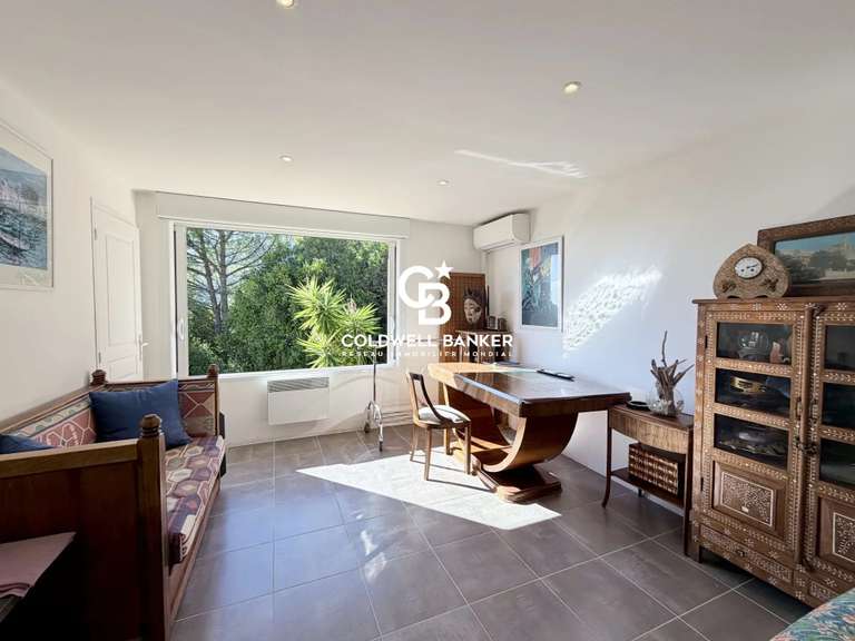 Maison Cavalaire-sur-Mer - 6 chambres - 255m²