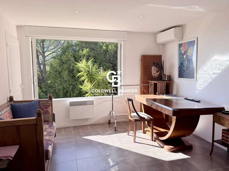 Maison Cavalaire-sur-Mer - 6 chambres - 255m²