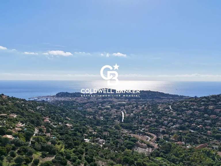 Maison Cavalaire-sur-Mer - 6 chambres - 255m²