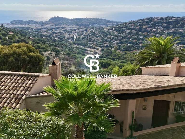 Maison Cavalaire-sur-Mer - 6 chambres - 255m²