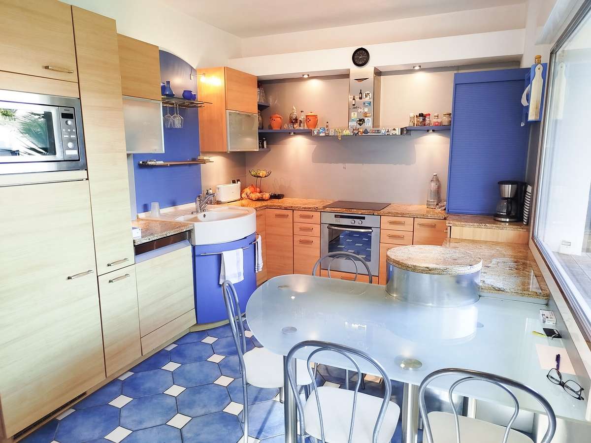 House Arzon