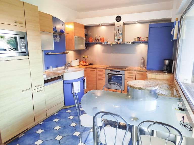 House Arzon - 5 bedrooms - 184m²