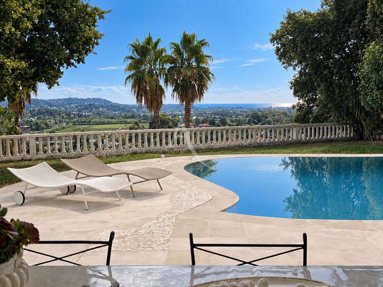 Maison Pégomas - 5 chambres - 239m²