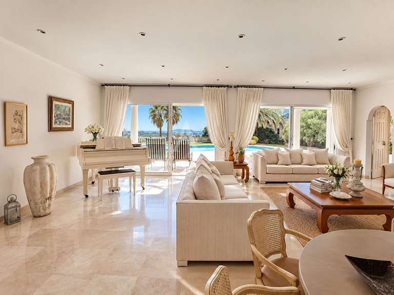 Maison Pégomas - 5 chambres - 239m²
