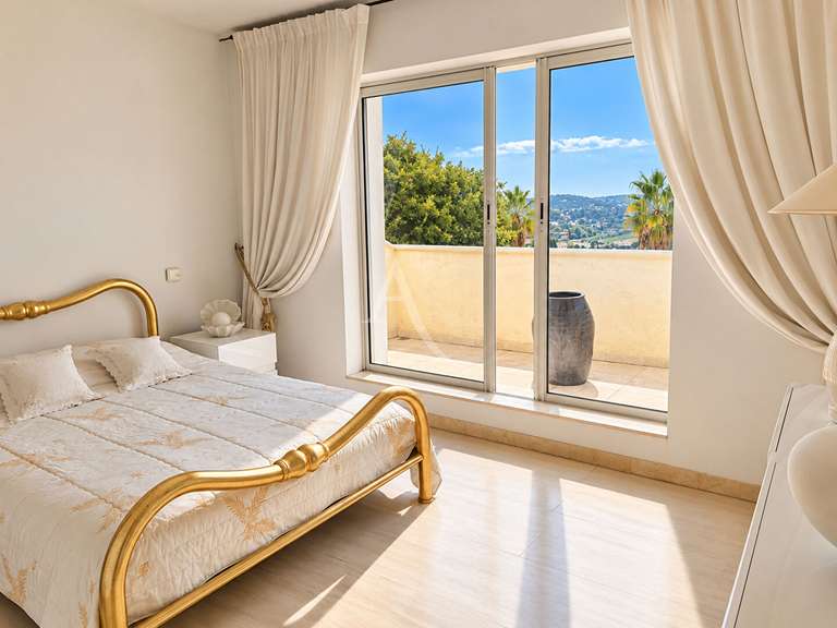 Maison Pégomas - 5 chambres - 239m²