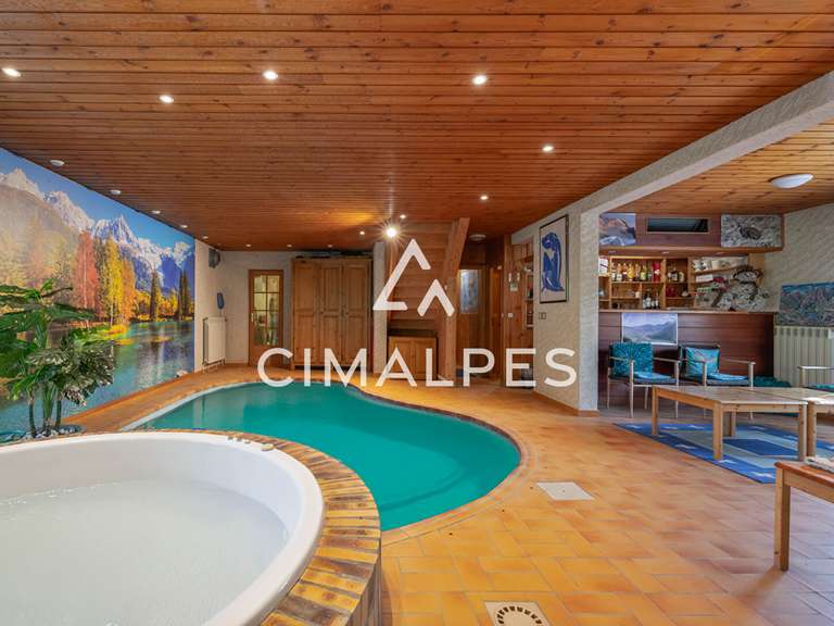 Maison Saint-Chaffrey - 5 chambres - 502m²