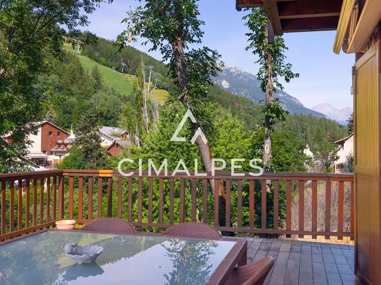 Maison Saint-Chaffrey - 5 chambres - 502m²