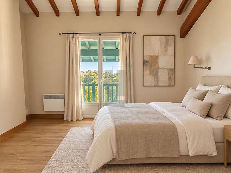 Maison Bassussarry - 5 chambres - 223m²