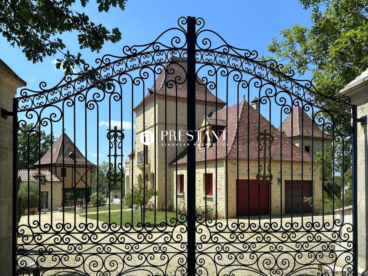 House Castelnaud-la-Chapelle