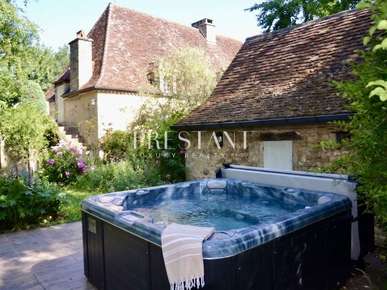 House Journiac - 6 bedrooms - 246m²