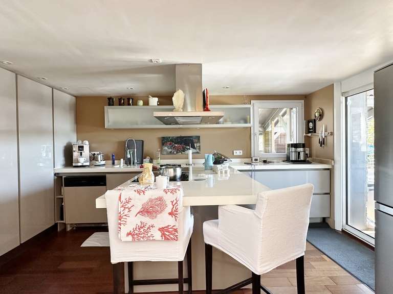 Maison Bassussarry - 4 chambres - 240m²