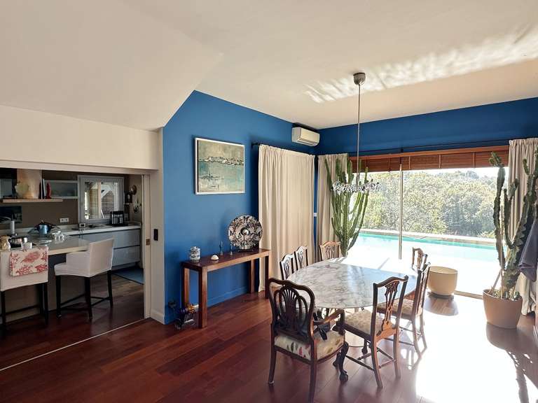 Maison Bassussarry - 4 chambres - 240m²