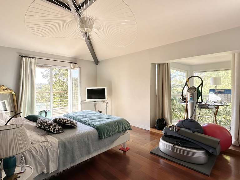 Maison Bassussarry - 4 chambres - 240m²