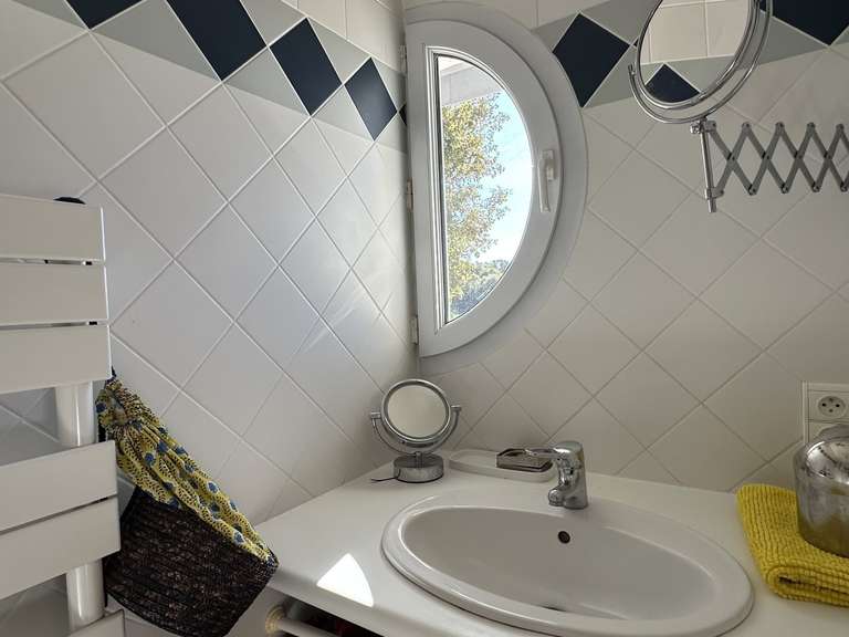 Maison Bassussarry - 4 chambres - 240m²
