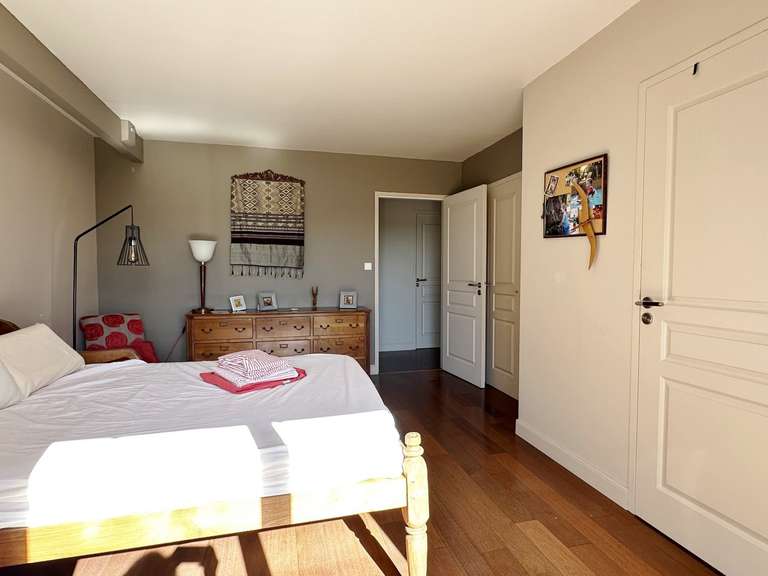 Maison Bassussarry - 4 chambres - 240m²