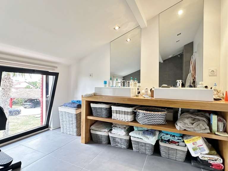 Maison Arcangues - 3 chambres - 220m²