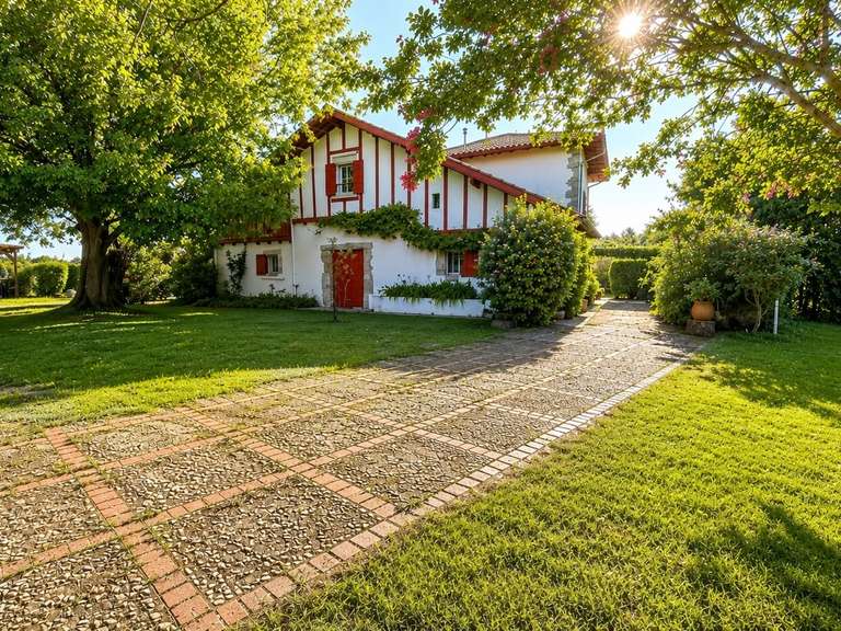 Maison Urt - 7 chambres - 310m²