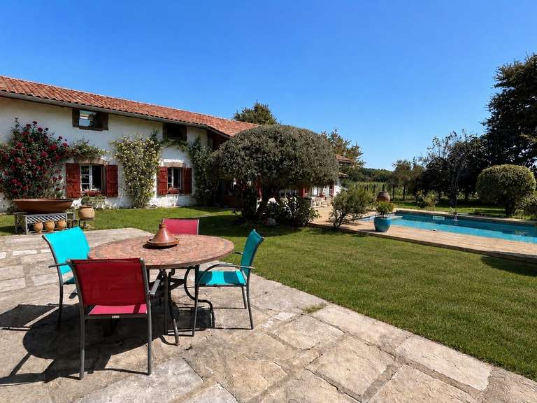 Maison Urt - 7 chambres - 310m²