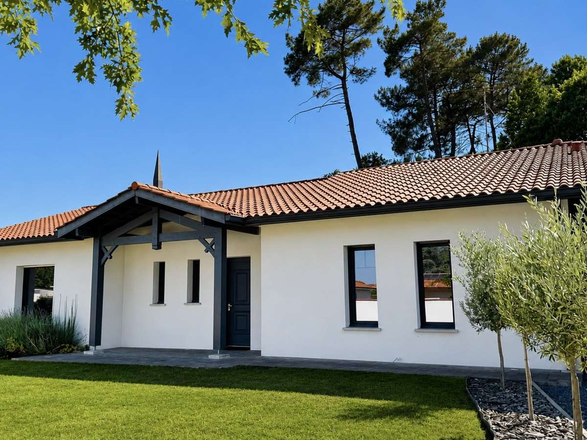 Maison Mées