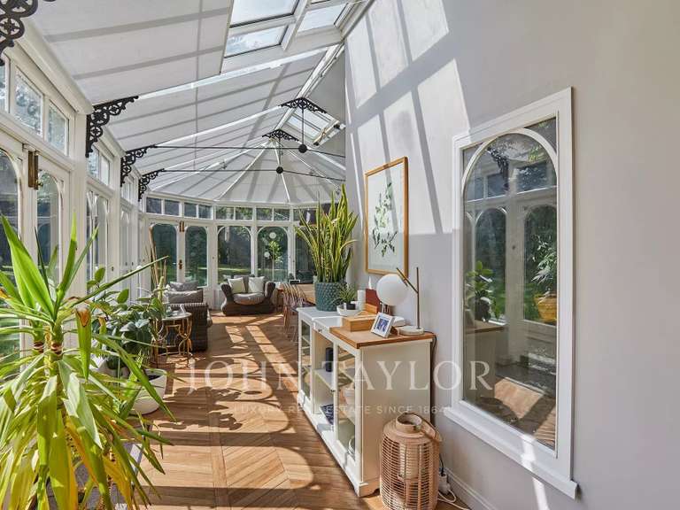 Maison Orgeval - 6 chambres - 566m²