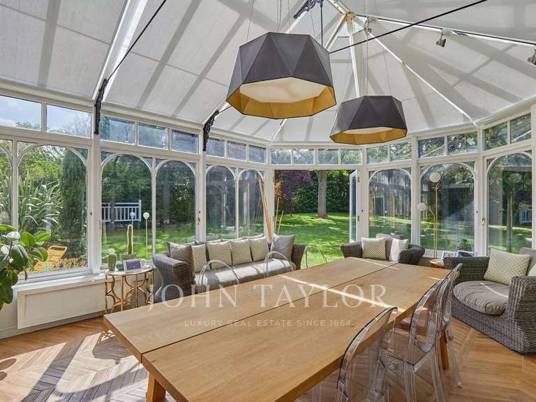 Maison Orgeval - 6 chambres - 566m²