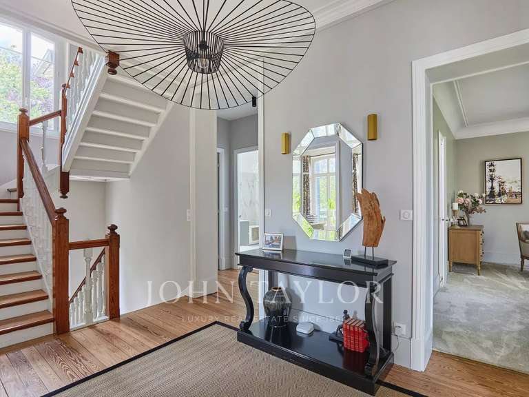 Maison Orgeval - 6 chambres - 566m²