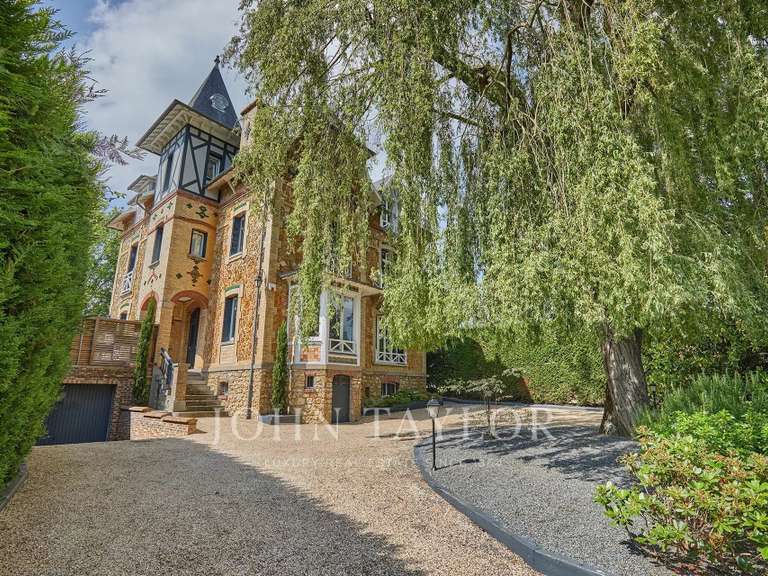Maison Orgeval - 6 chambres - 566m²