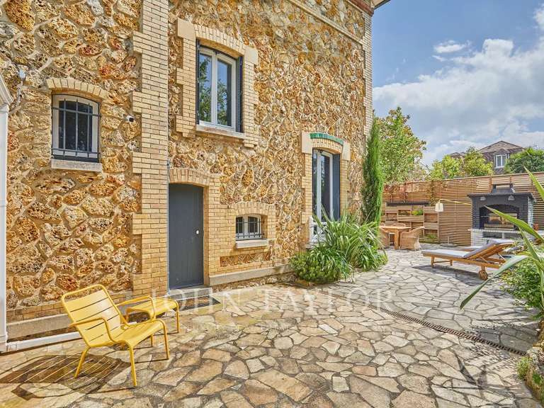 Maison Orgeval - 6 chambres - 566m²